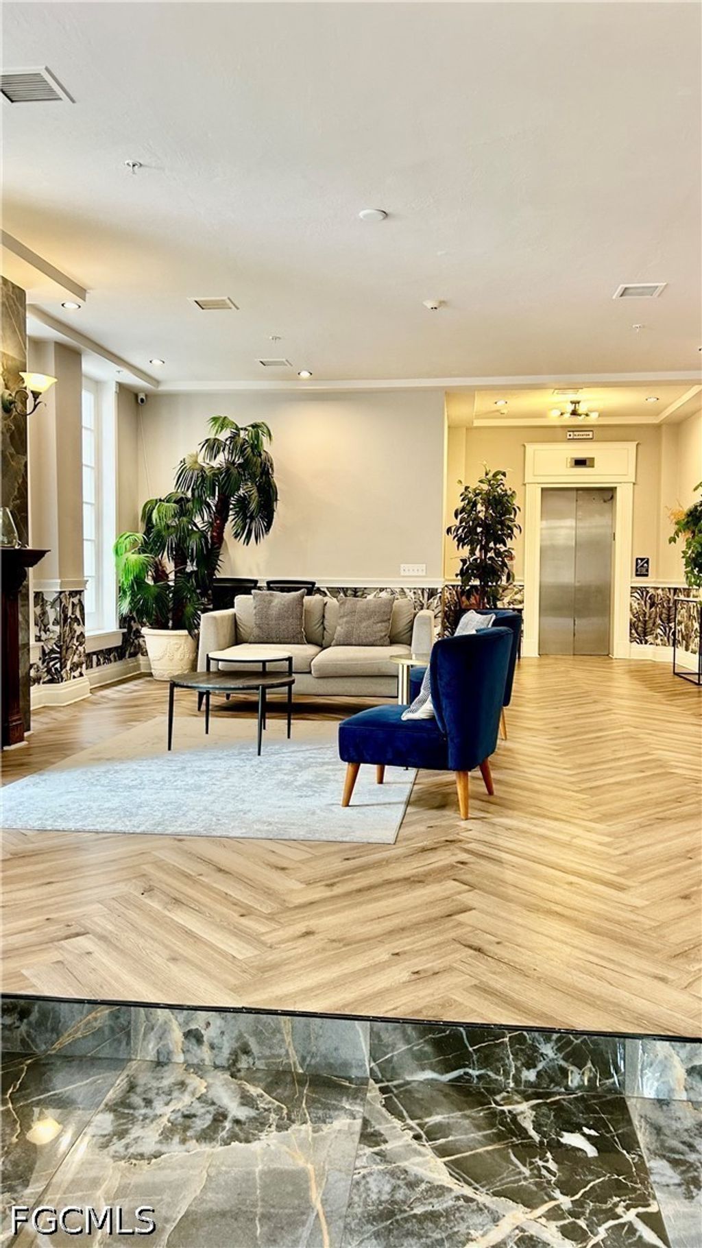 2310 First St Unit 203, Fort Myers