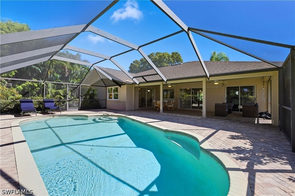 2261 Kings Lake Blvd, Naples