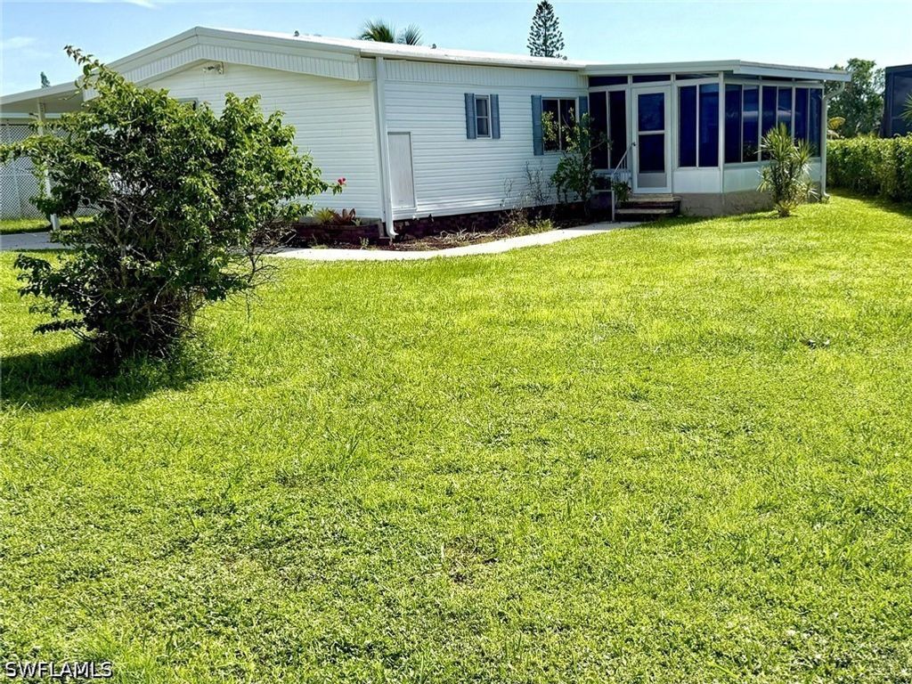 41 Lake Diane Dr, Naples