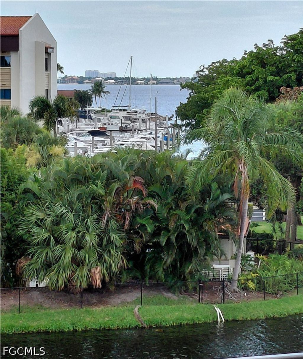 5260 S Landings Dr 405, Fort Myers