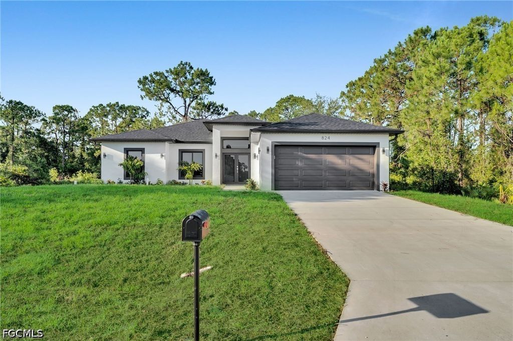 636 Ladd St, Lehigh Acres