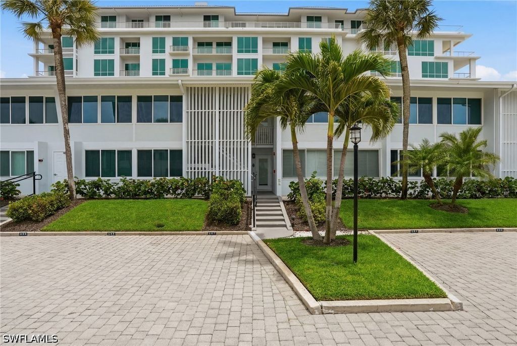 1065 Gulf Shore Blvd N 108, Naples