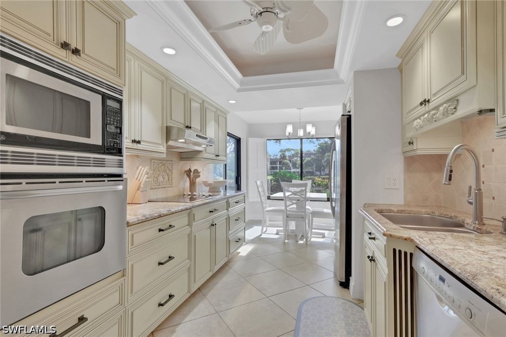 5964 Pelican Bay Blvd 415, Naples