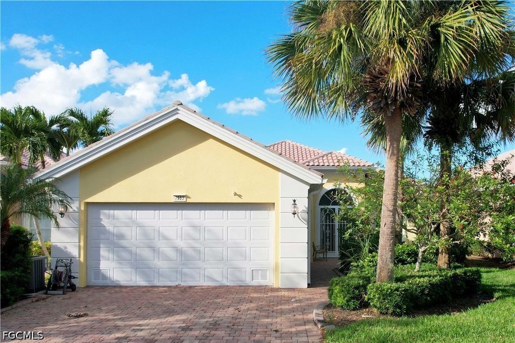 7983 Valentina Ct, NAPLES
