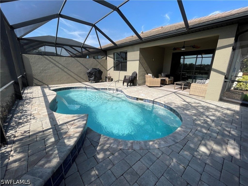 7631 Jacaranda Ln, Naples