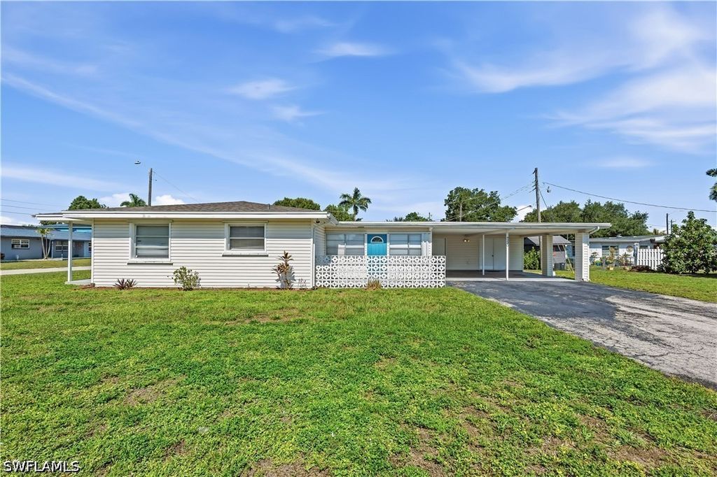 4220 Deleon St, Fort Myers