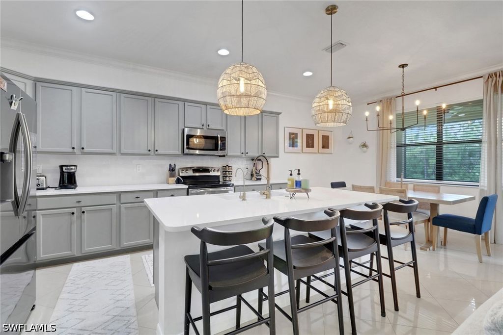 11295 Red Bluff Ln, Fort Myers