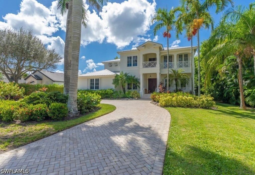 428 Rudder Rd, Naples