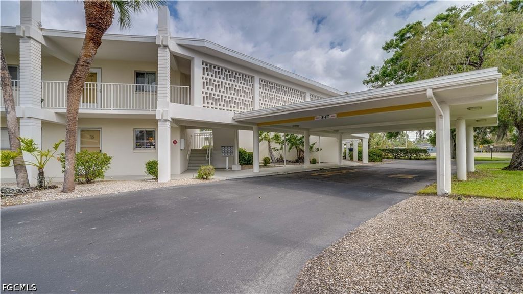 357 Joel Blvd 211, Lehigh Acres