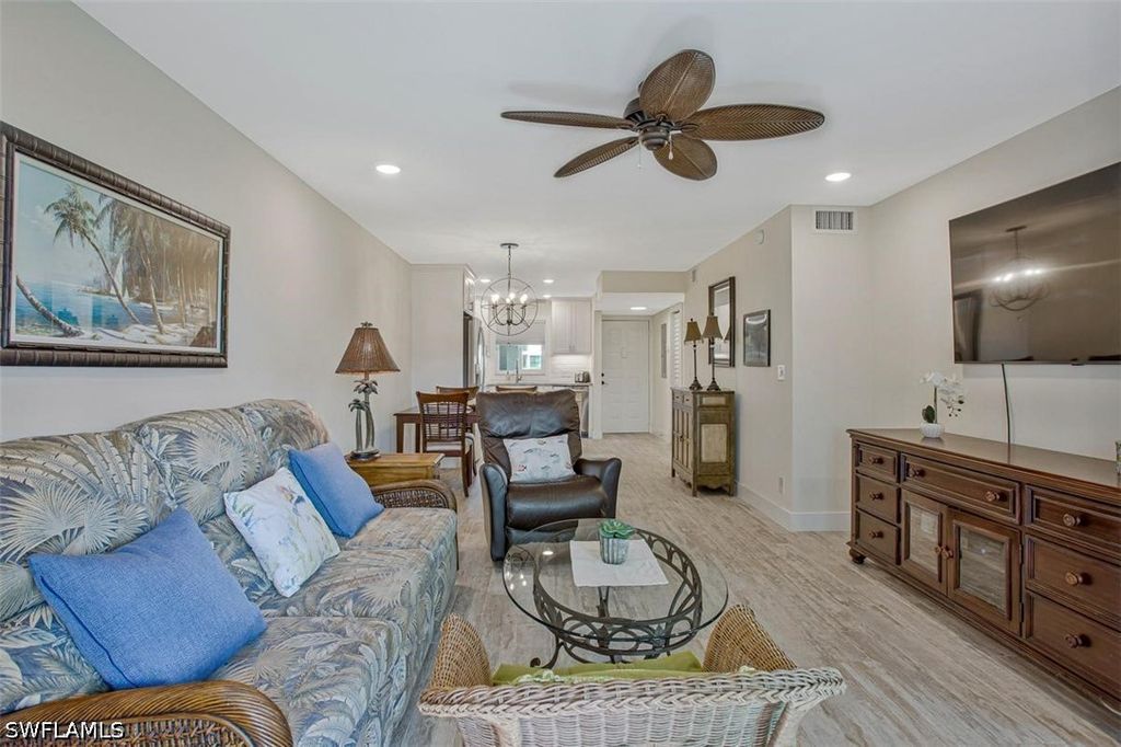 4298 27th Ct Sw 101, Naples