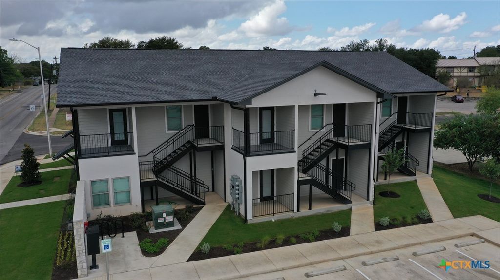 311 Craddock Avenue 102, San Marcos