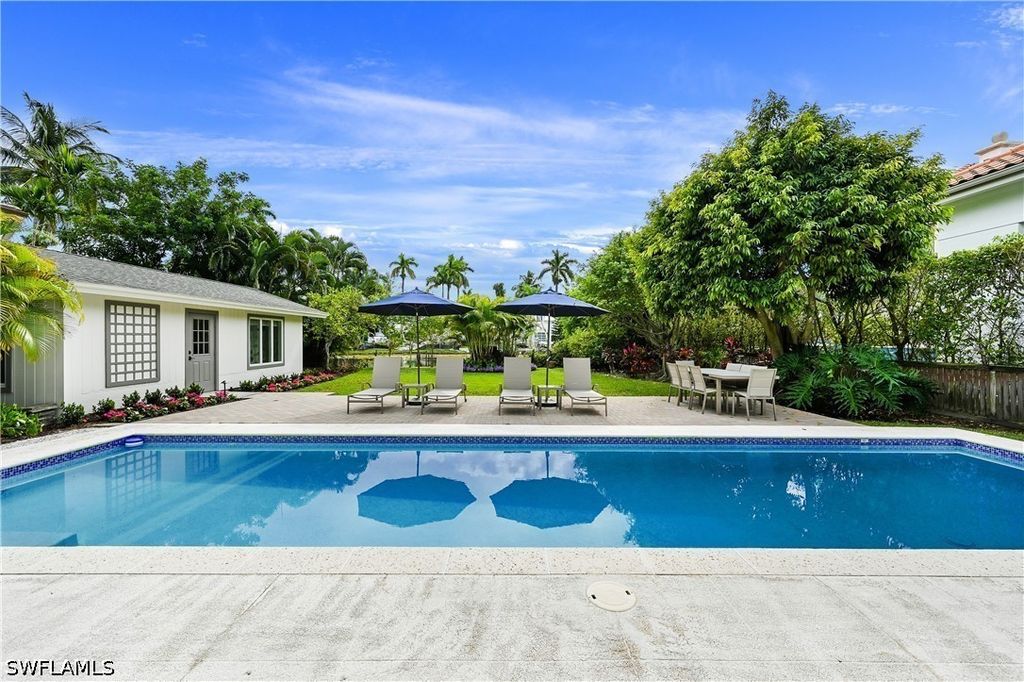 134 16th Ave S, Naples