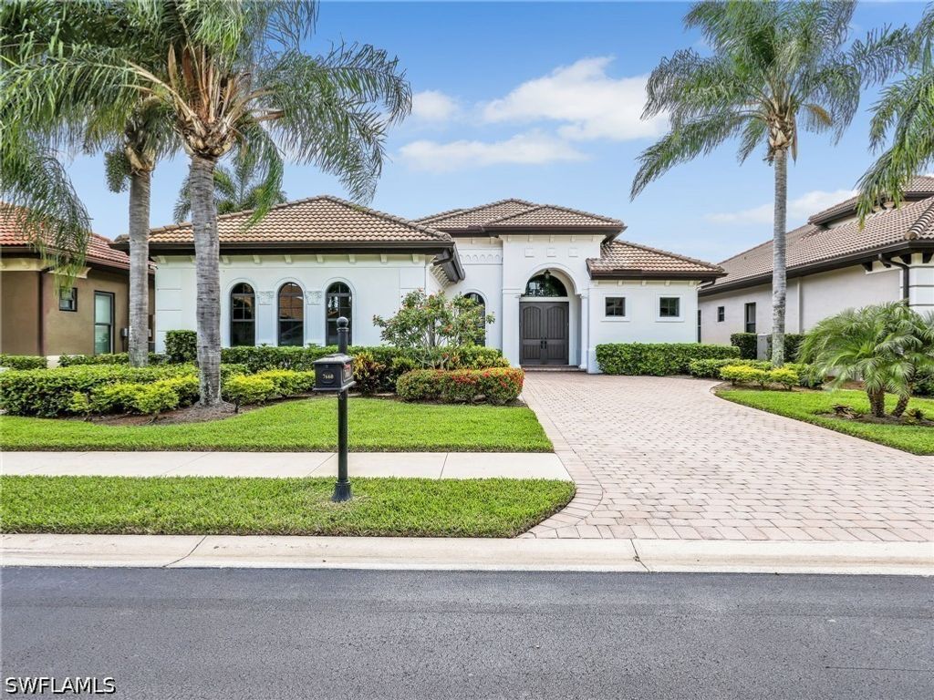 7660 Cottesmore Dr, NAPLES