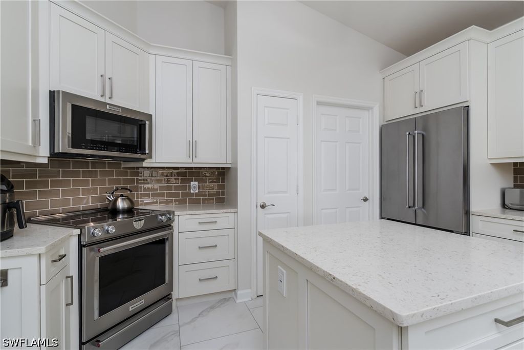 3295 Twilight Ln 5302, Naples