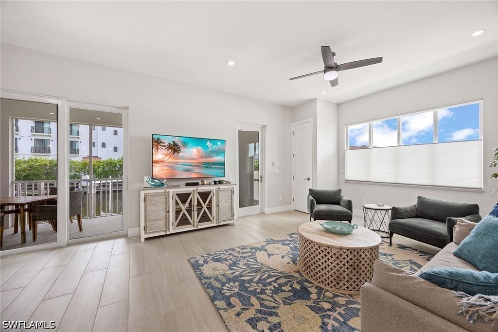 1395 Curlew Ave 4-3, Naples