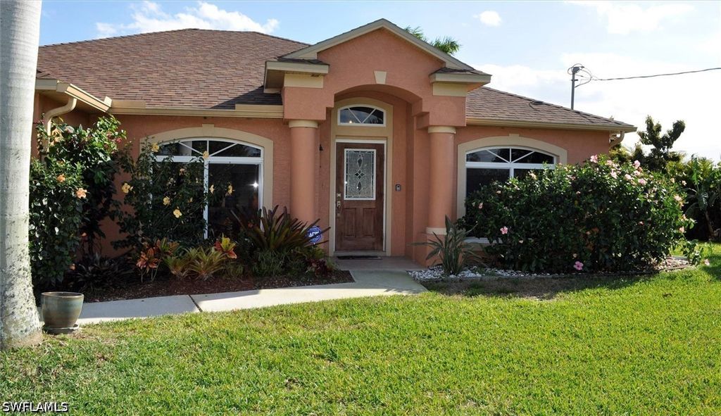 826 Sw 32nd Ter, Cape Coral