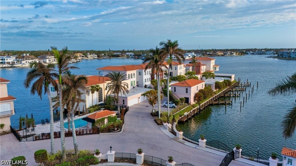 4000 Gulf Shore Blvd N 1400, Naples