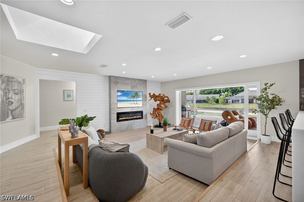 2341 Mayfield Ct 8, Naples