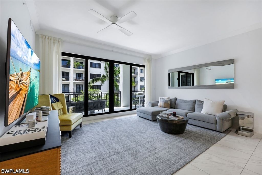 1135 3rd Ave S 303, Naples