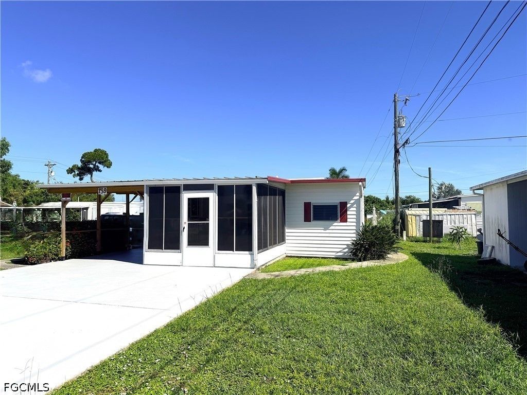 139 Gaslight Ave, North Fort Myers