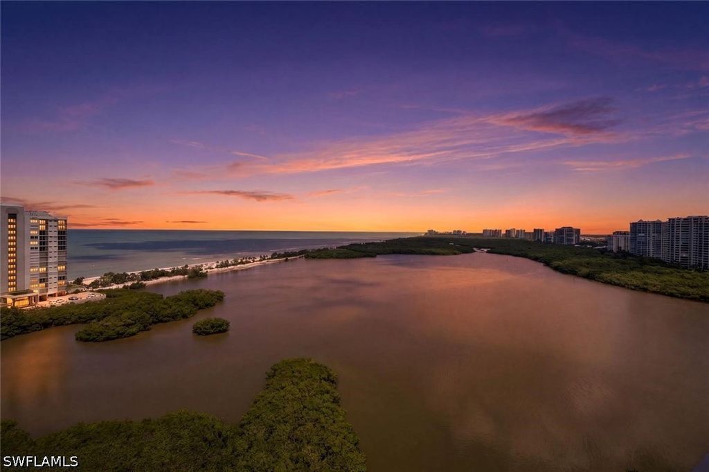 60 Seagate Dr 1606, Naples