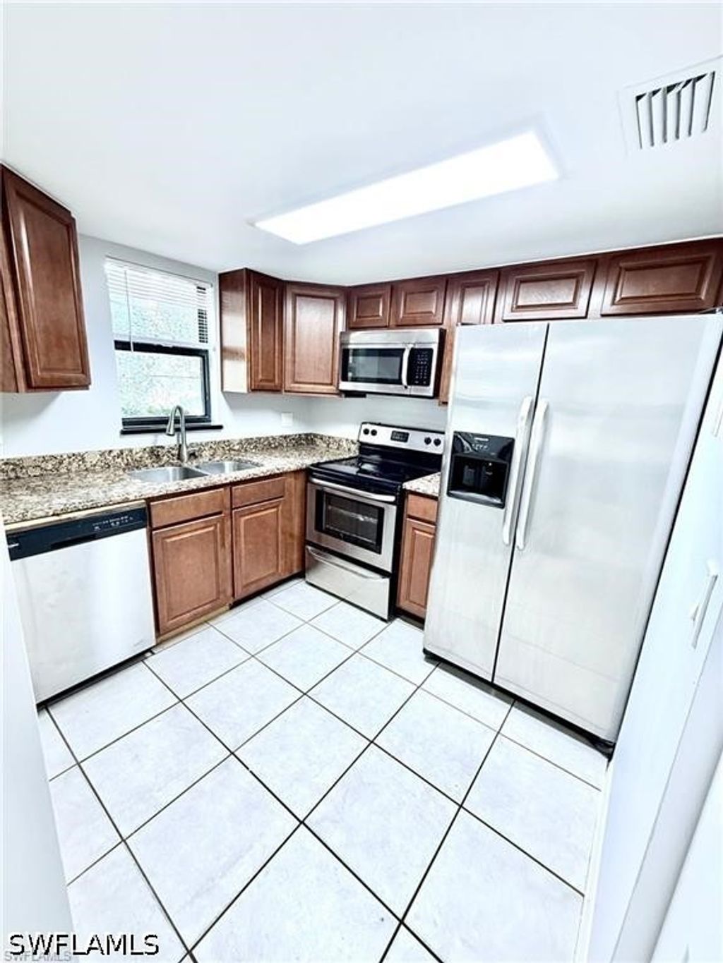 1420 Green Valley Cir 802, Naples