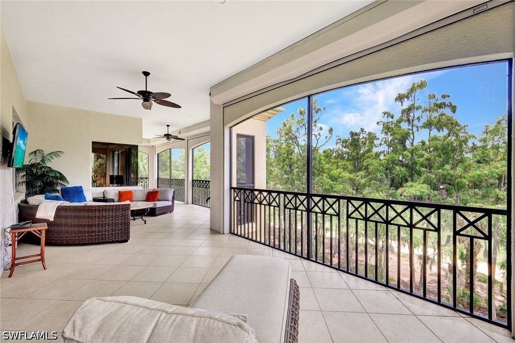 2830 Tiburon Blvd E 103, Naples