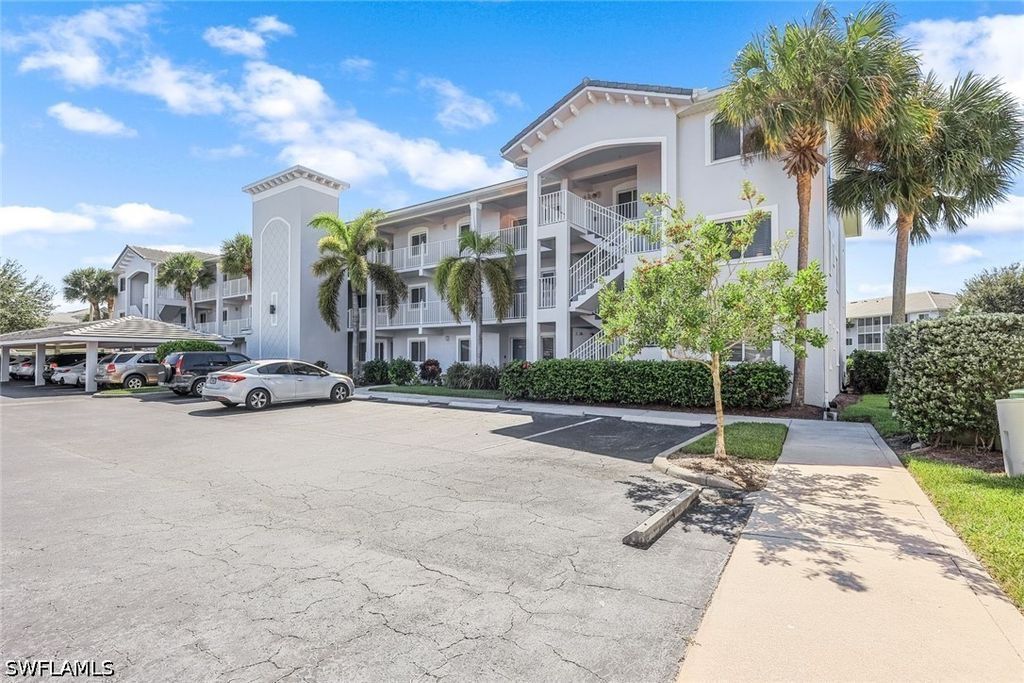 7822 Great Heron Way 206, Naples
