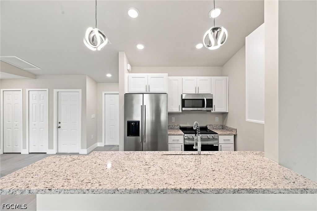 736-738 Gilbert Ave S, Lehigh Acres