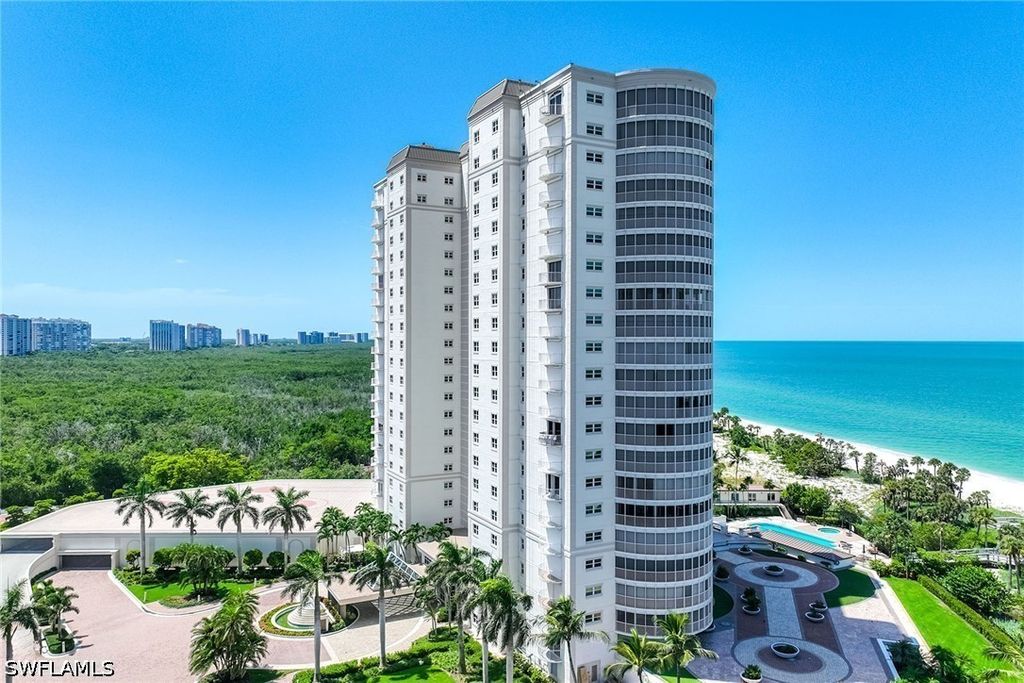 8111 Bay Colony Dr 204, Naples