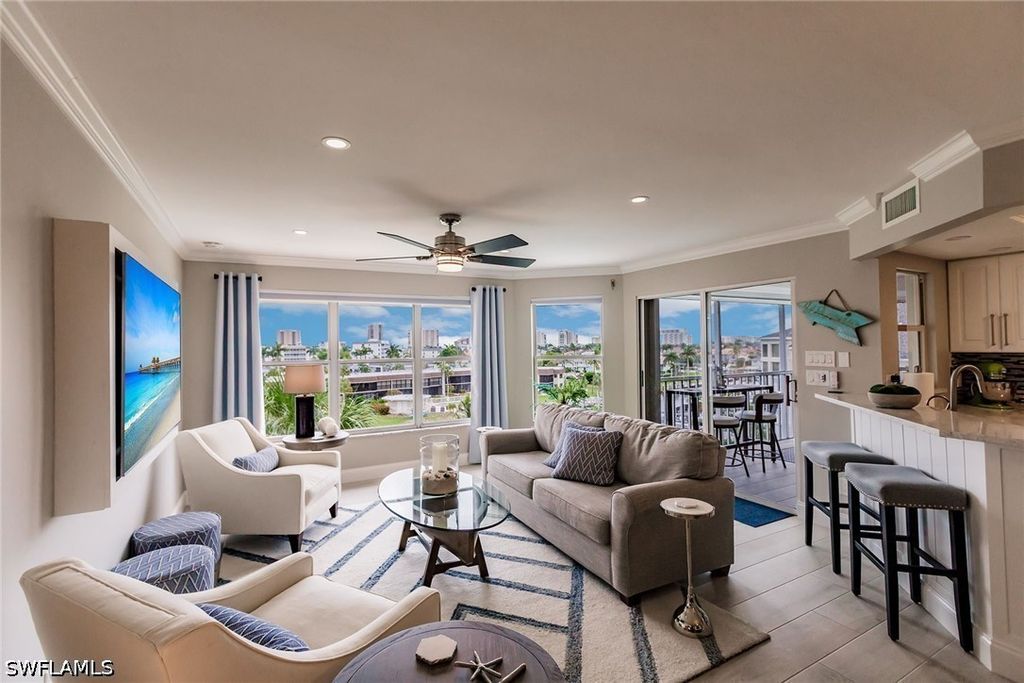 900 Collier Ct 406, Marco Island