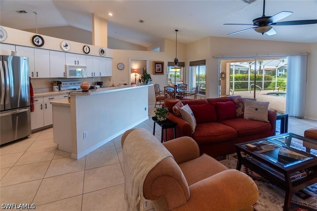 458 Countryside Dr, NAPLES