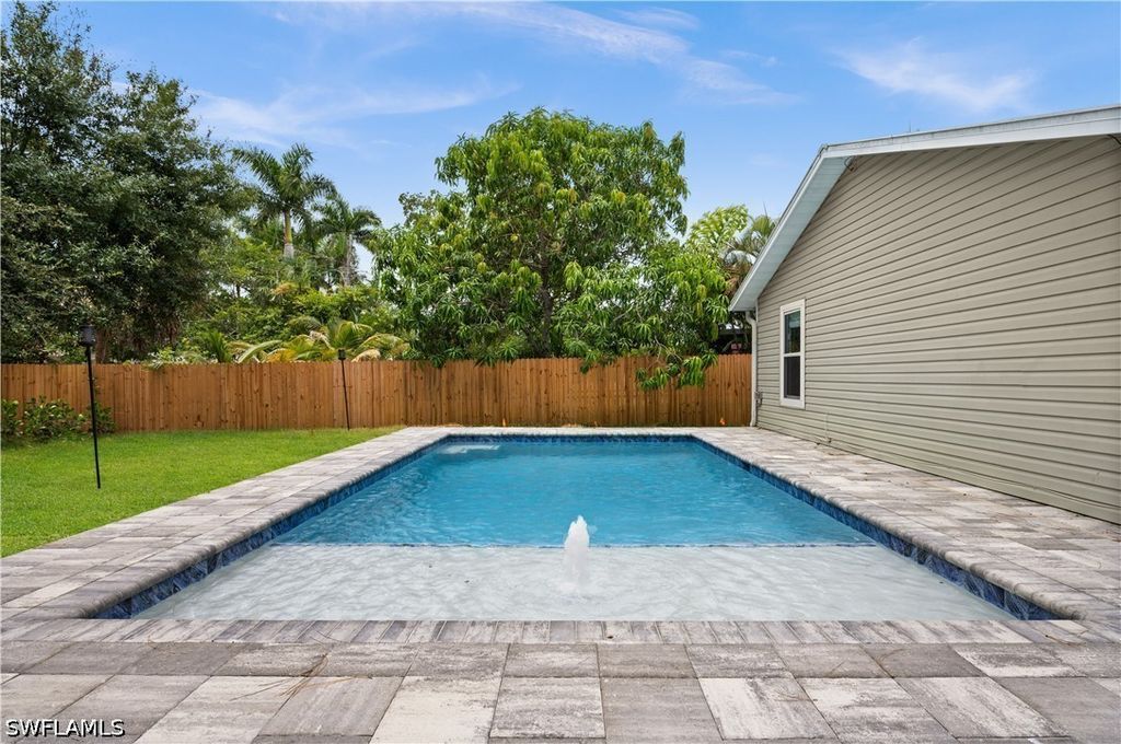 866 N 101 Ave, Naples