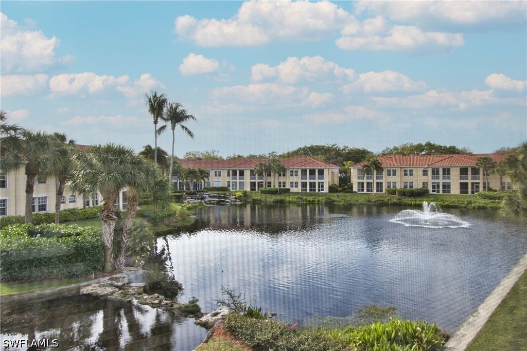 400 L Ambiance Cir 206, Naples