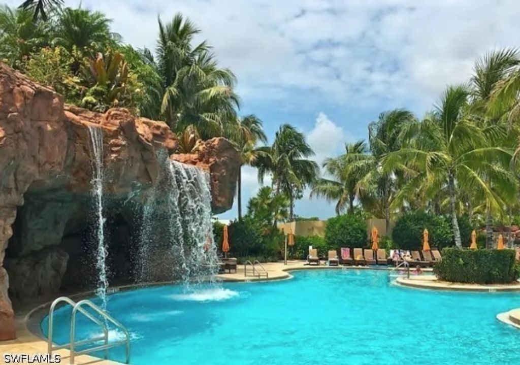 8340 Mystic Greens Way 1501, Naples