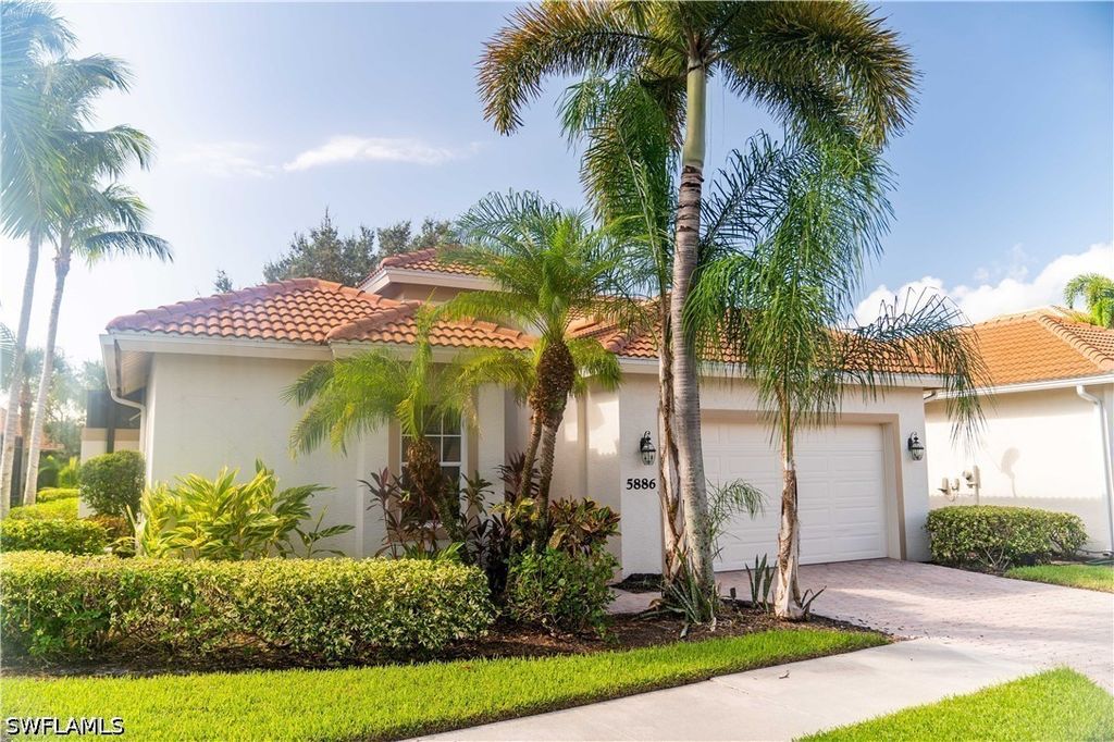 5886 Paradise Cir, Naples