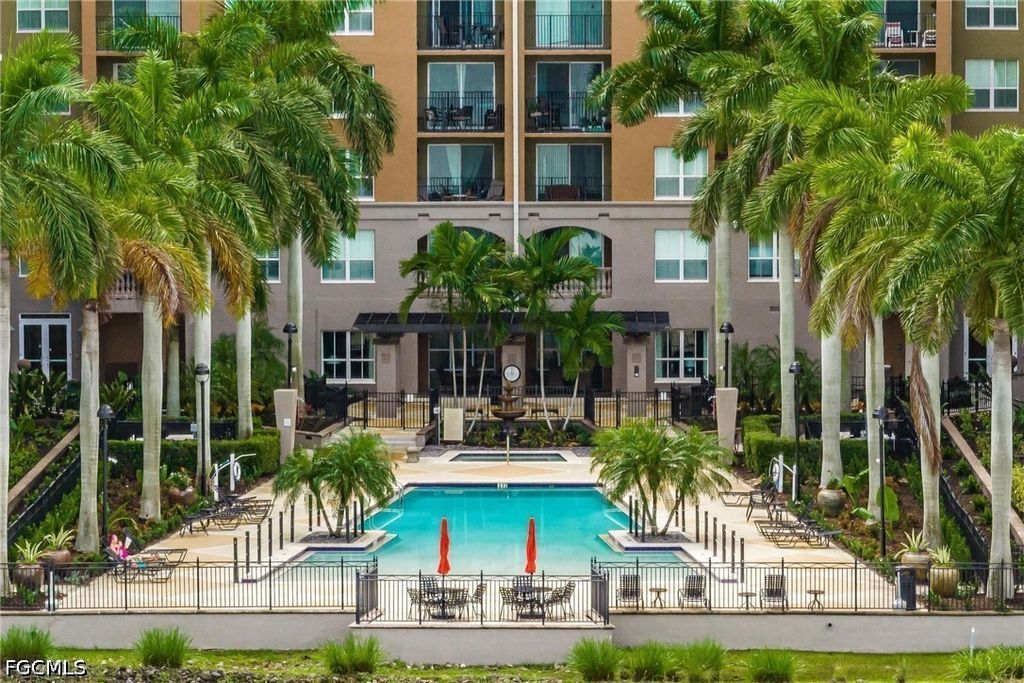 2825 Palm Beach Blvd 703, Fort Myers