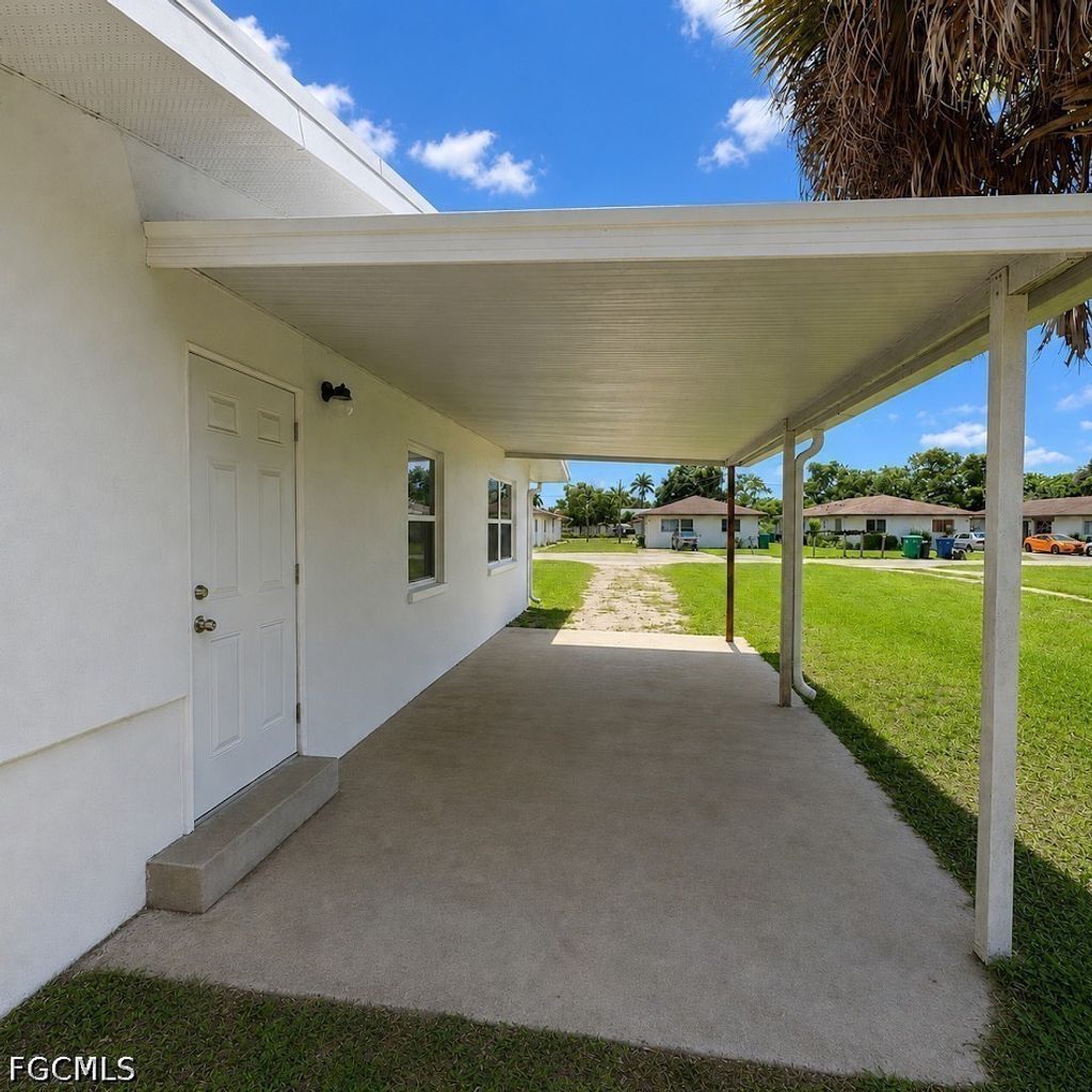 559 Wood Ave, Fort Myers
