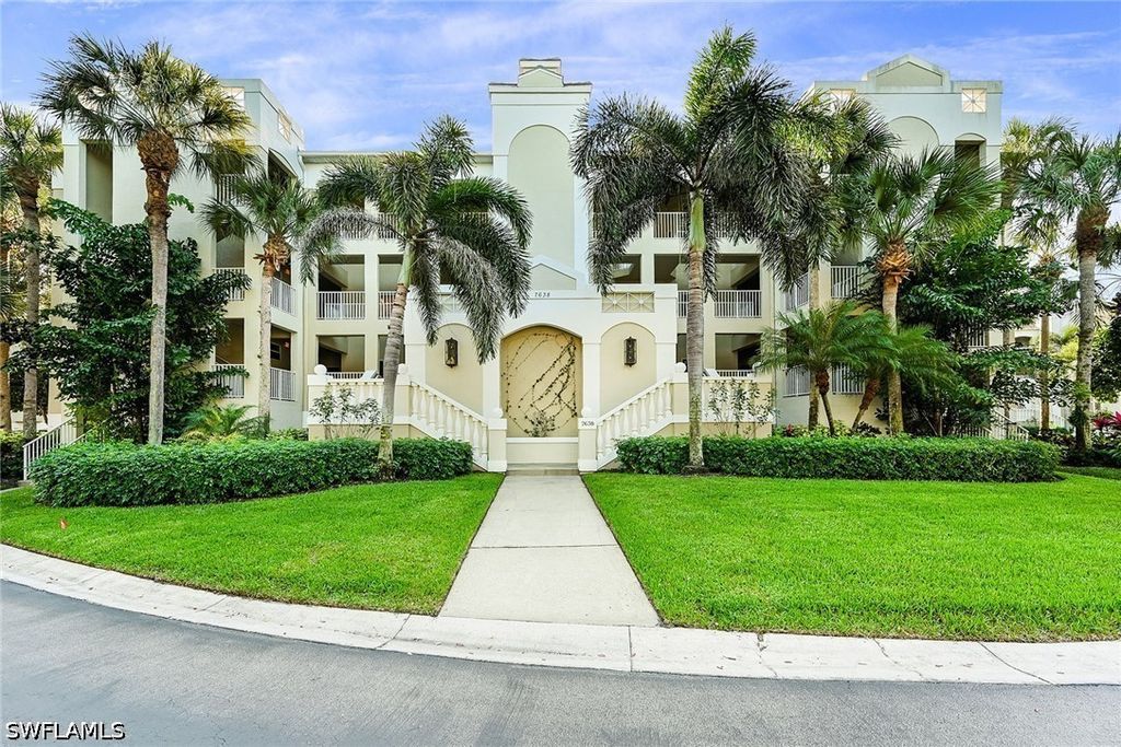 7638 Pebble Creek Cir 4-202, Naples