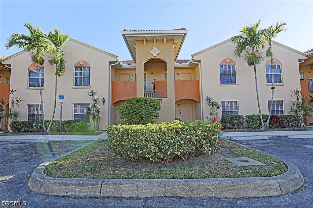 4175 Castilla Cir 203, Fort Myers