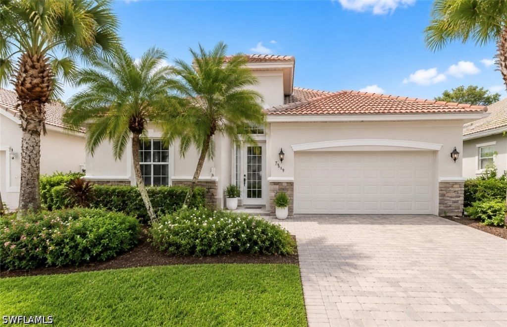 7849 Founders Ln, Naples