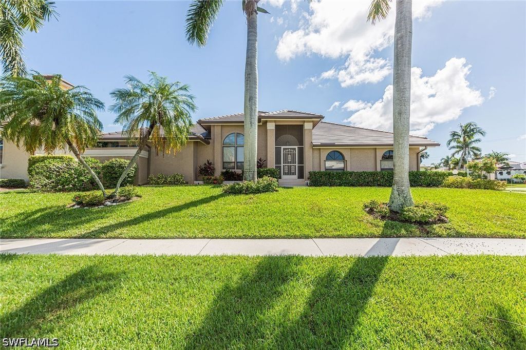 219 Copperfield Ct, Marco Island