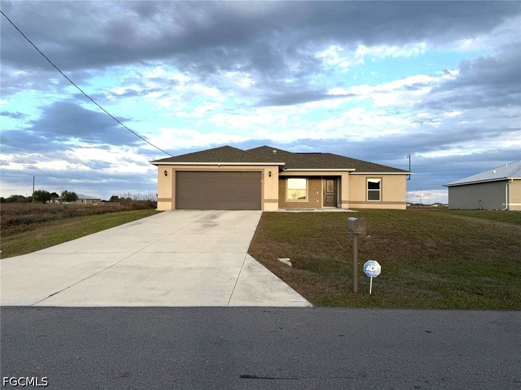 7033 Waldo Cir, Labelle