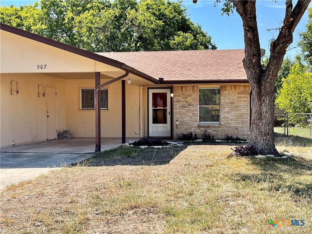 505 Buttercup 507, New Braunfels