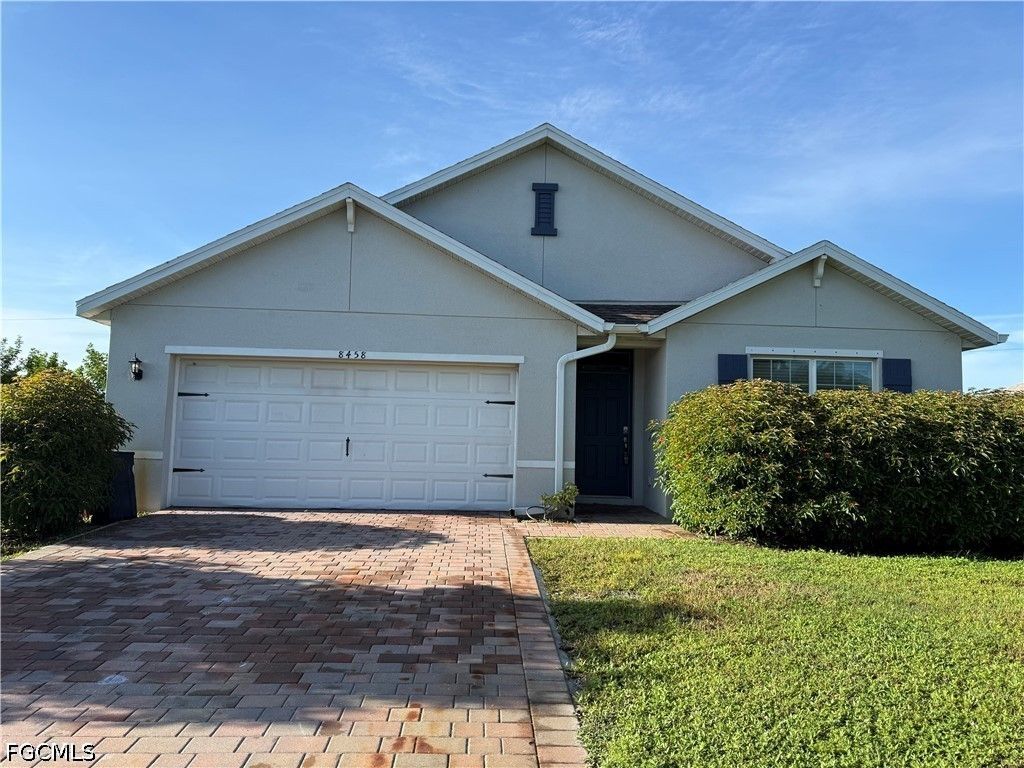 8458 Blackberry Rd, Fort Myers