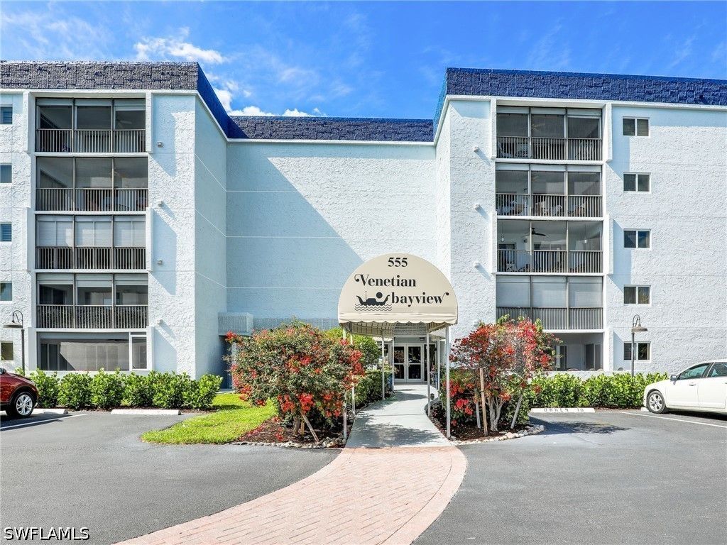 555 Park Shore Dr B-309, Naples