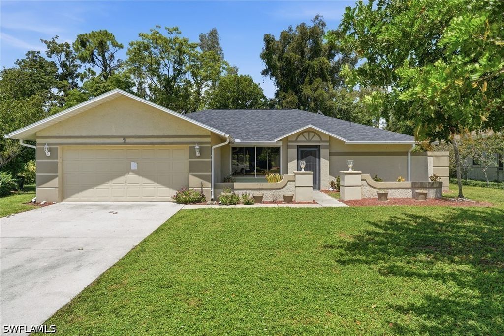 19028 Pine Run Ln, Fort Myers