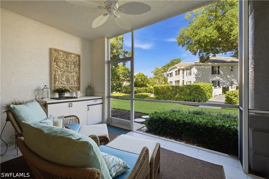 7054 Barrington Cir 102, Naples
