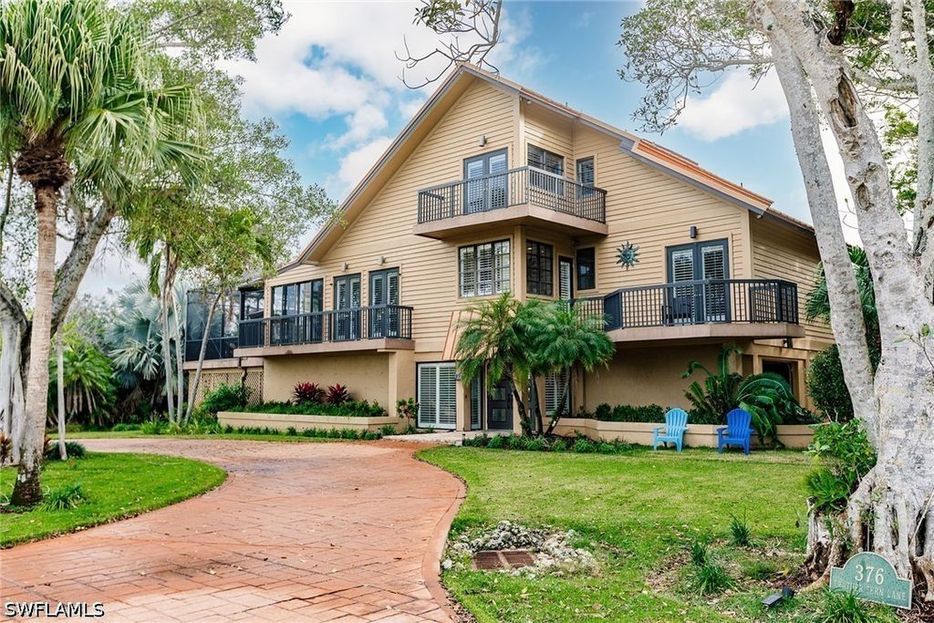 376 Leatherfern Ln, Marco Island