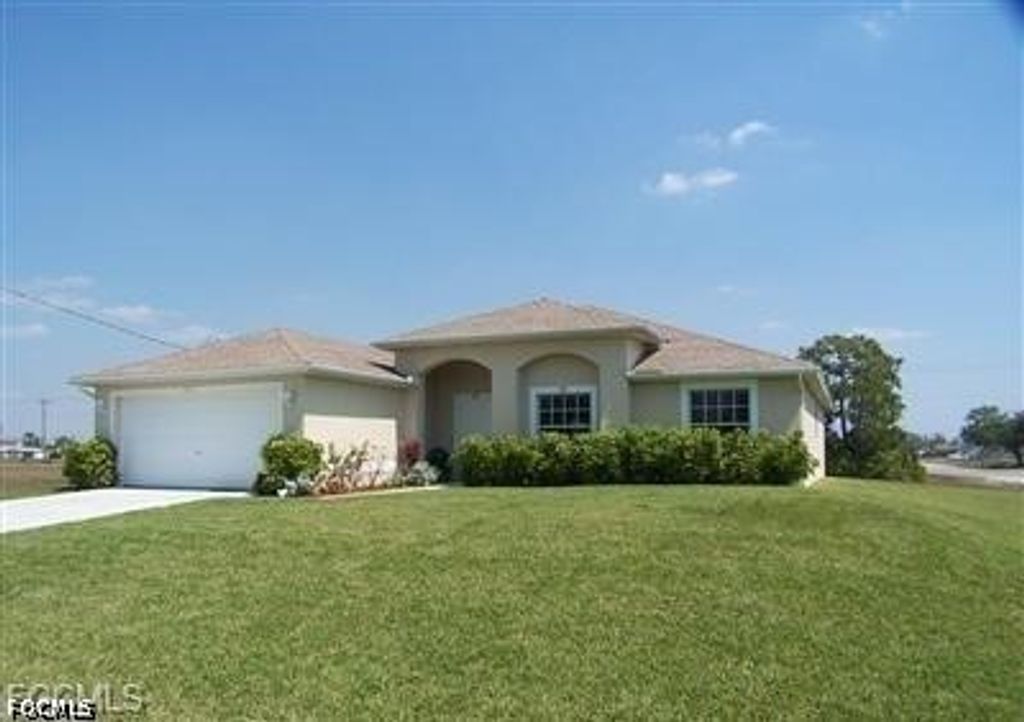 2221 Sw 8th Pl, Cape Coral